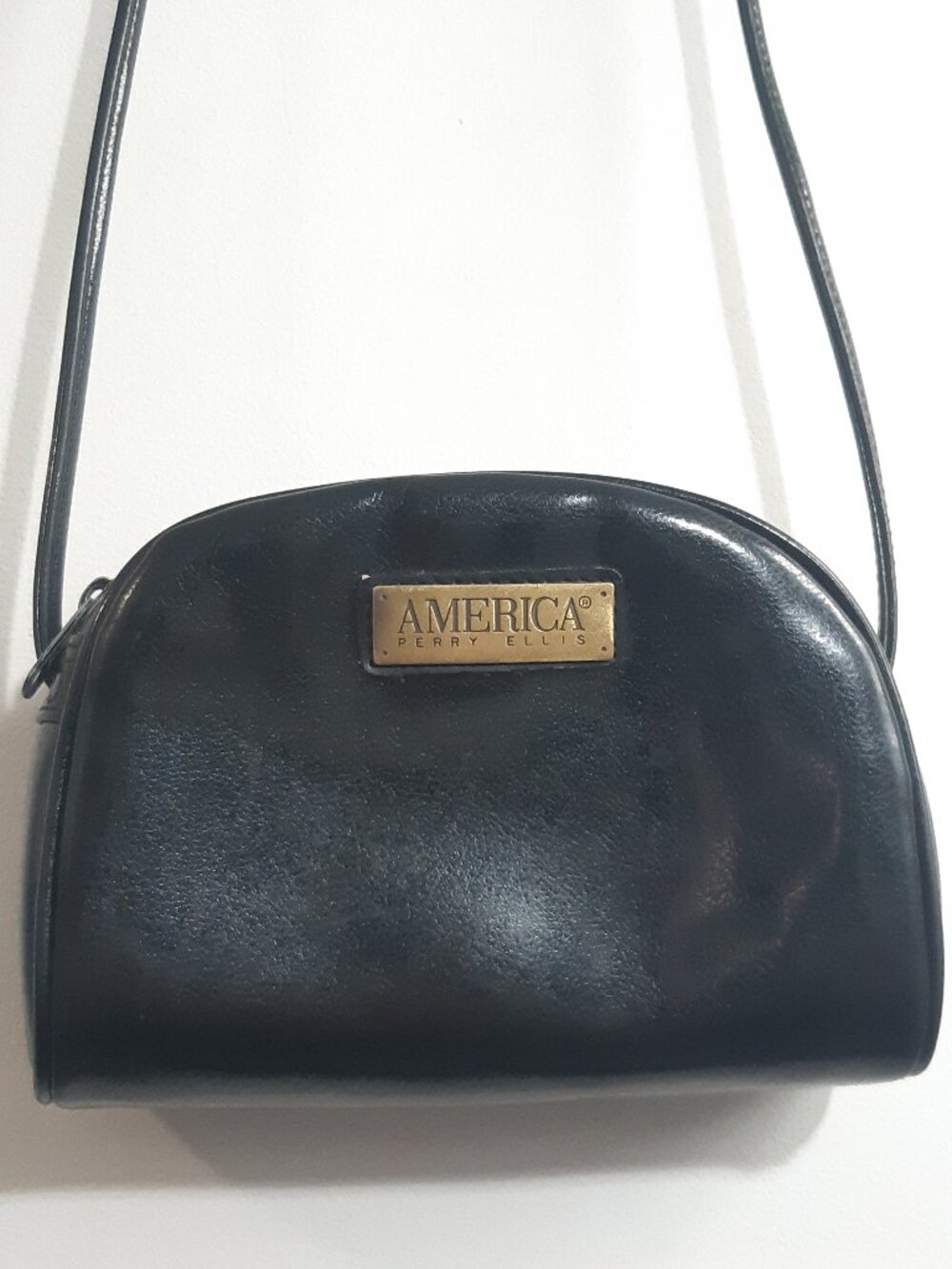 Vintage America Perry Ellis Black 80s/90s Leather Crossbody Bag Made In Korea